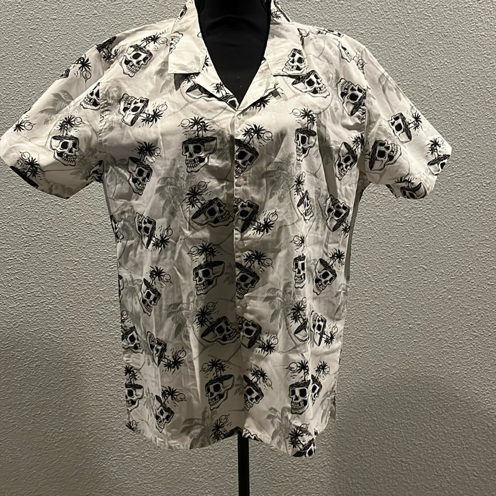 SKULL Modern culture skull, button-down men’s shirt. Slim fit Love it skull day